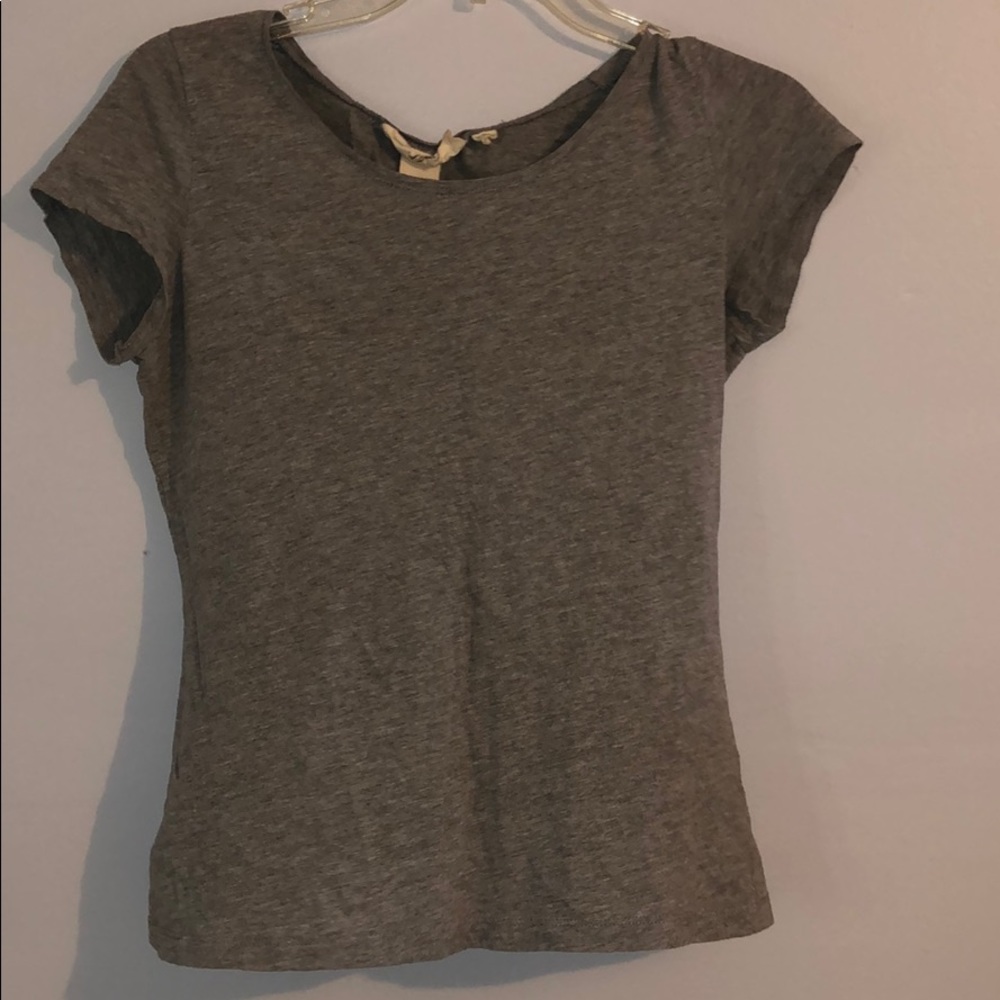 Gray tee